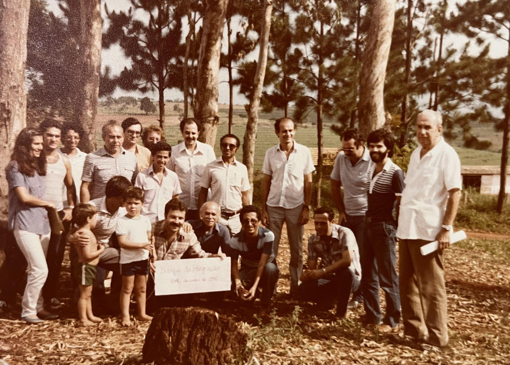 plantio-do-bosque-professores-gbgaejwa